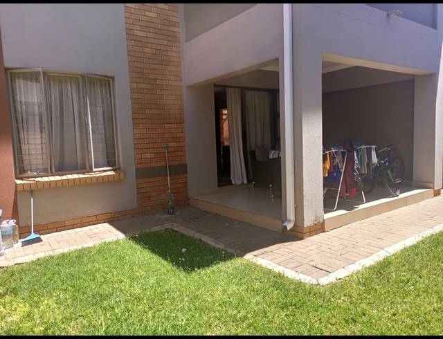 2 BEDROOM TOWNHOUSE FOR SALE IN ANDEON